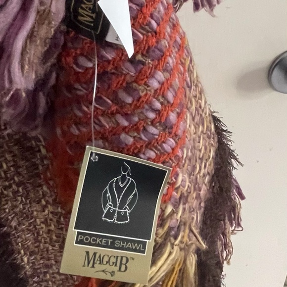 Unique pocket scarf - Picture 4 of 5